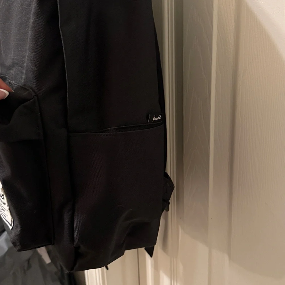 Herschel Supply Company Classic Black Backpack - Picture 2 of 3